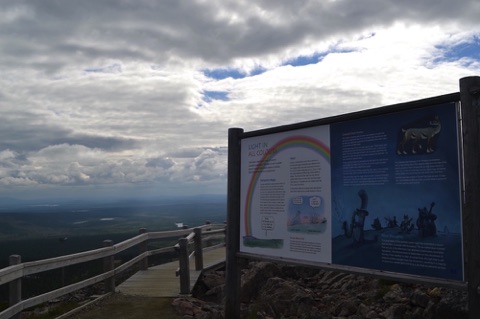 Peak Trail, Levi